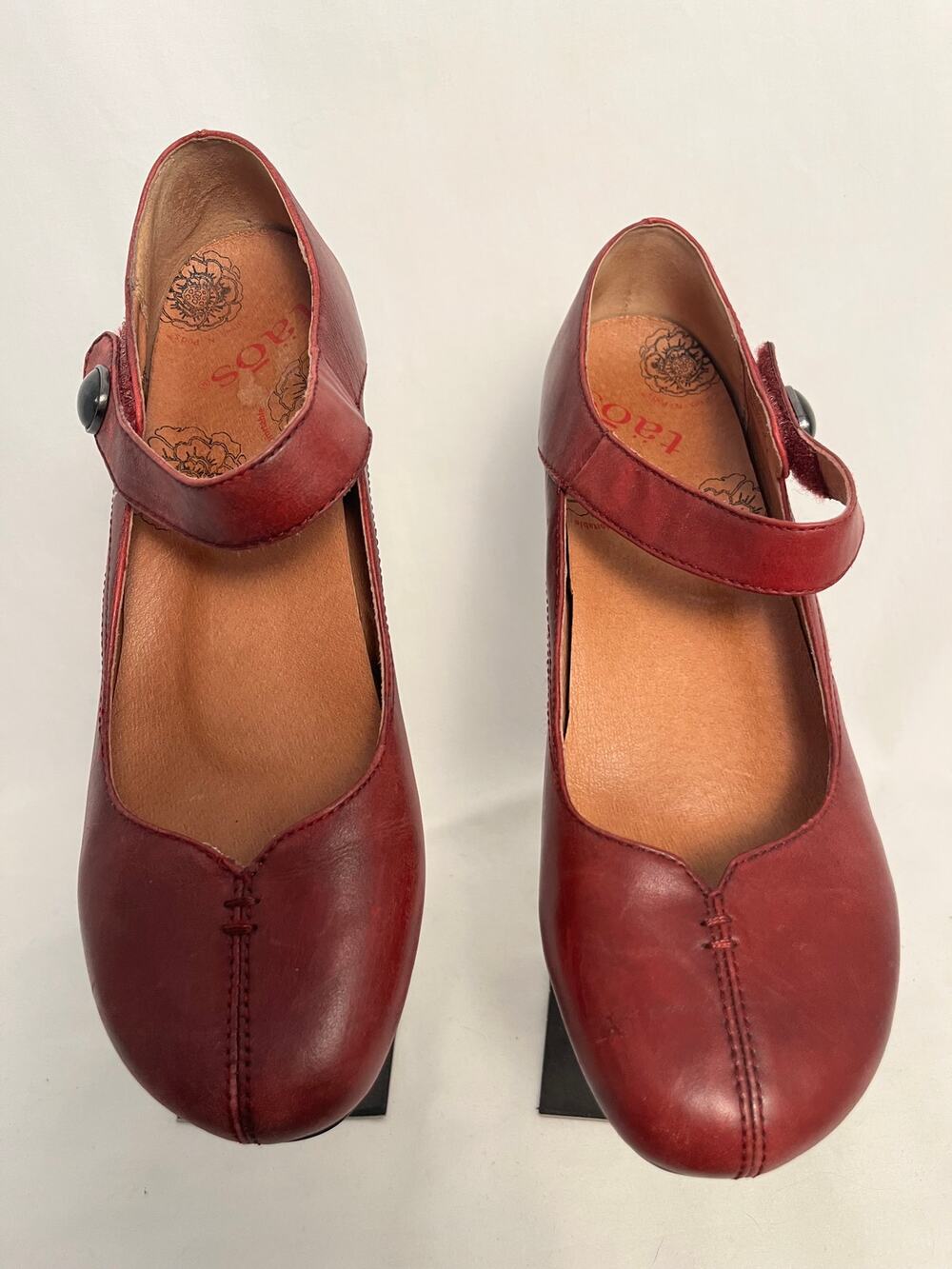 Taos Red Leather Mary Jane Comfort Shoes Size 9